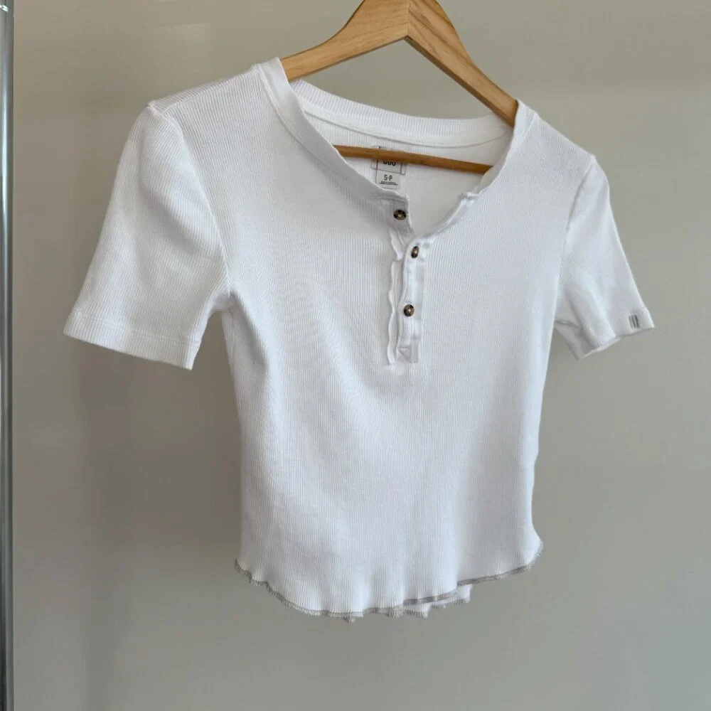 BDG Cropped Ribbed Baby Tee - Picture 3 of 8